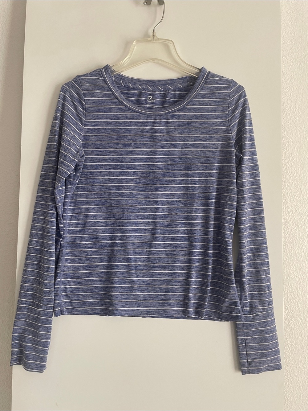 GAP FIT Long Sleeve Crew Neck Sport Shirt T Shirt Blue White
